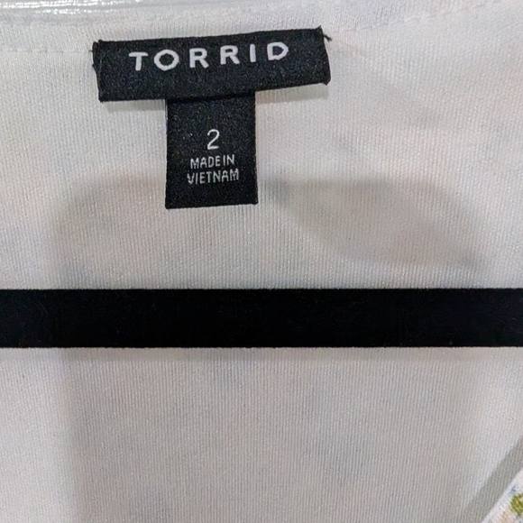 Torrid Sunshine Ditsy Floral Maxi Rayon Slub Surplice Wrap Dress in Size 2 18/20 - Picture 3 of 13